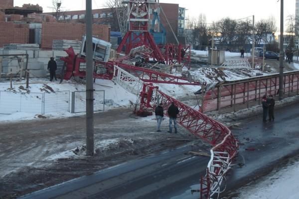 ЧП в Минске: на проезжую часть рухнул башенный кран 124470_7_350