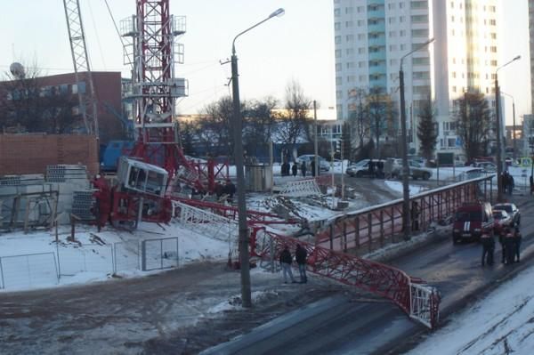 ЧП в Минске: на проезжую часть рухнул башенный кран 124470_9_350