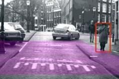 Mercedes научат распознавать пешеходов
