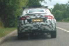 В Сети появился первый шпионский снимок будущего кроссовера Jaguar