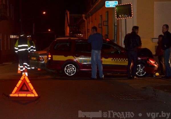 В Гродно столкнулись два автомобиля-такси