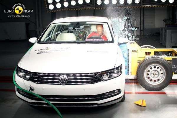 Краш- тест Volkswagen Passat (2013), удар с малым перекрытием